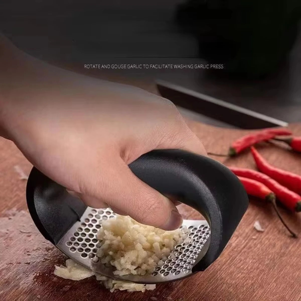 GarliGrip – Stainless Steel Garlic Crusher & Mincer