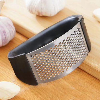 GarliGrip – Stainless Steel Garlic Crusher & Mincer